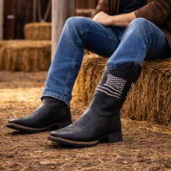 Bota Texana Masculina Preta Couro Legítimo Bico Quadrado Bandeira Americana